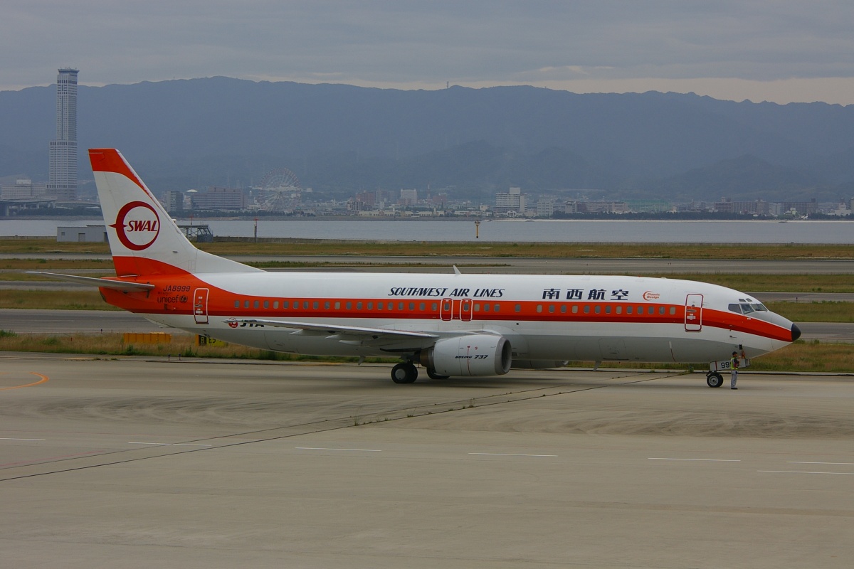 当社の 南西航空SWAL BOEINGボーイング737カフス七宝焼 航空機